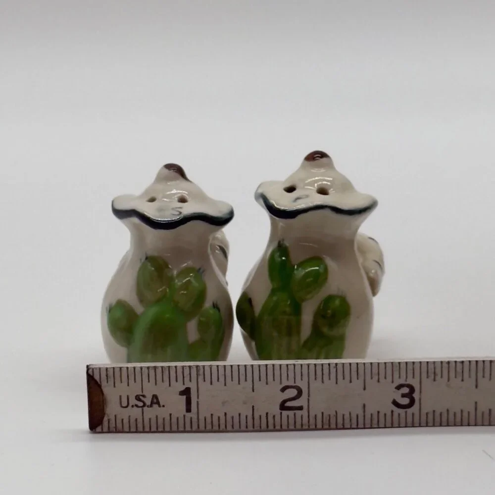 Vtg Miniature Ceramic Jug Cactus Salt Pepper Shakers Made in Japan Southwest